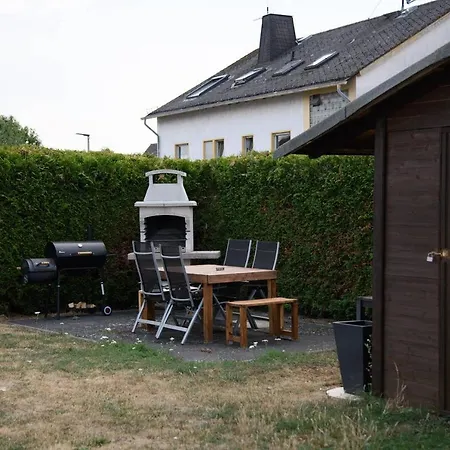 Ferienwohnung Am Steinernen Haus Apartment *